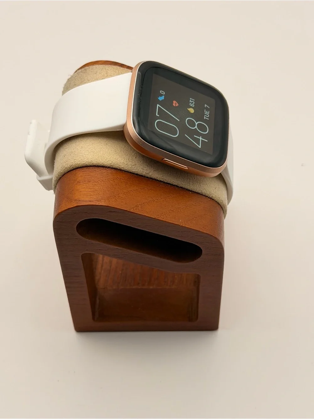 Fitbit Versa 2, Tested, Charger Included,  White/rose Gold, Fitness Tracker